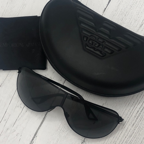 ⬇️ Emporio Armani Black Sunglasses - Picture 1 of 5